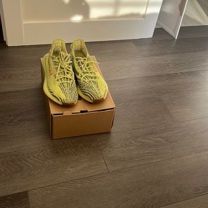 Yeezy Boost 350 V2